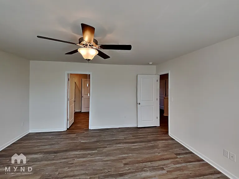 2259 Meadow Stream Dr — Photo 10