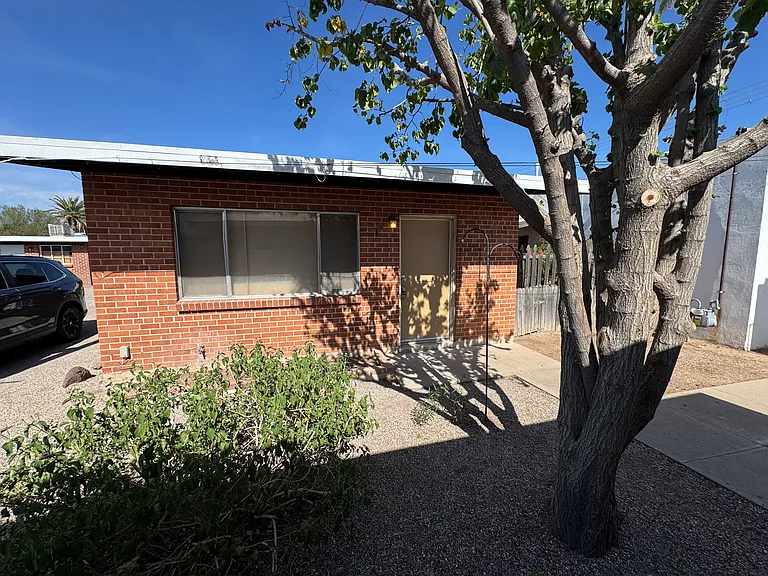 4418 E Lee St — Photo 16