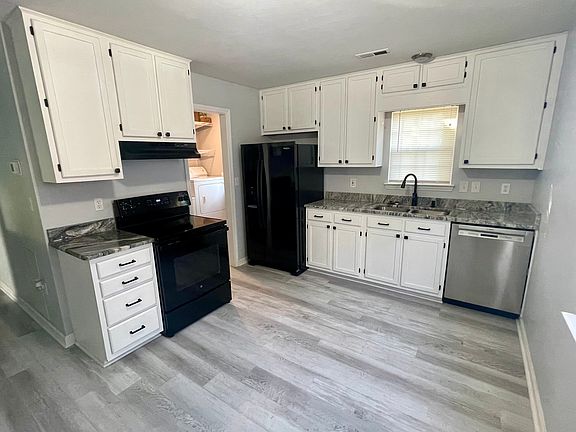 2nd image of 2315 Yeager Ave NE