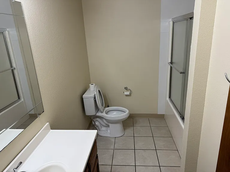 933 W Central St — Photo 7