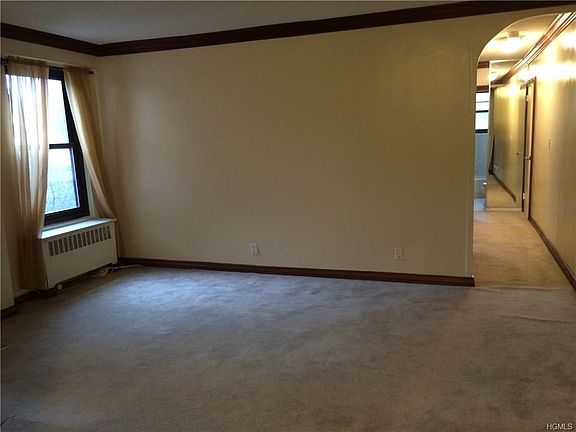 5th image of 181 Pearsall Dr APT 2E