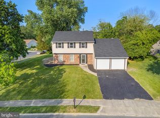 151 Arbor Meadow Dr, Sicklerville, NJ 08081