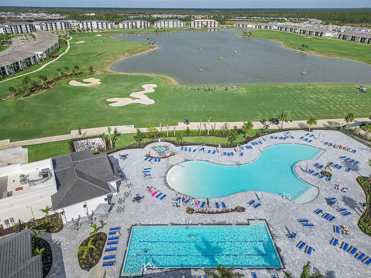 Pools - 43050 Greenway Blvd #621