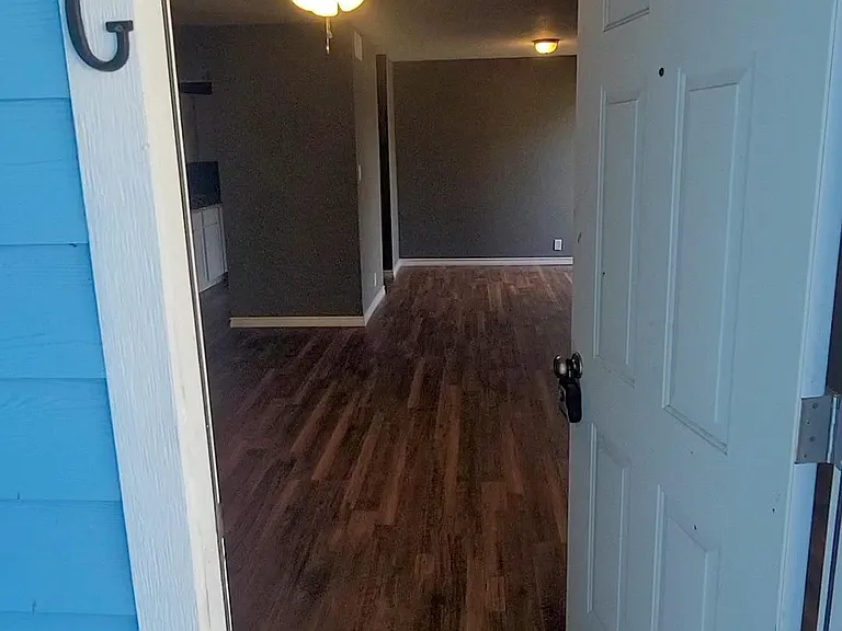527 E Caney St #G — Photo 1