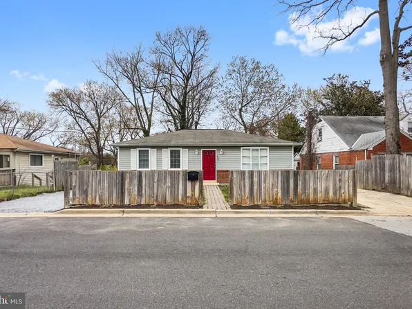 909 Glacier Ave, Capitol Heights, MD 20743