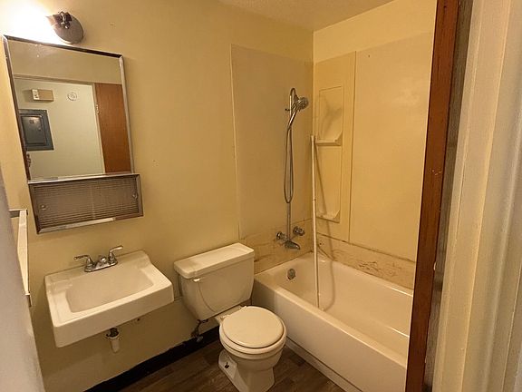 5th image of 486 Whittier St #10