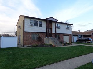 85 Tyrconnell Ave, Massapequa Park, NY 11762