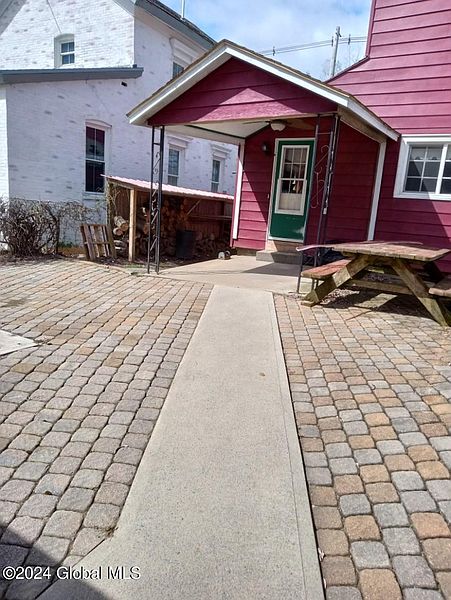 3rd image of 21 Glenwood Avenue