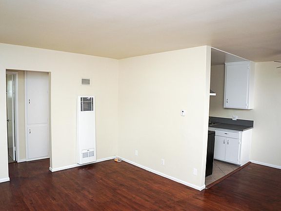 2nd image of 504 Grand Blvd Unit 1