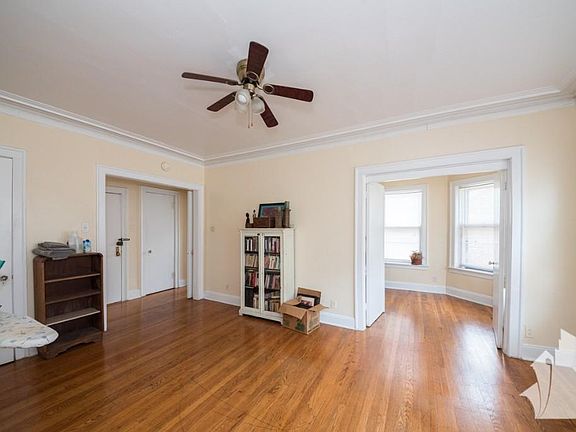 3rd image of 1154 W Lunt Ave APT 207