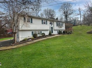 33 Charcoal Ridge Rd S, Danbury, CT 06811
