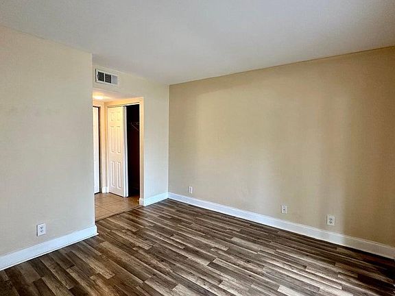 2nd image of 1556 SE Royal Green Cir
