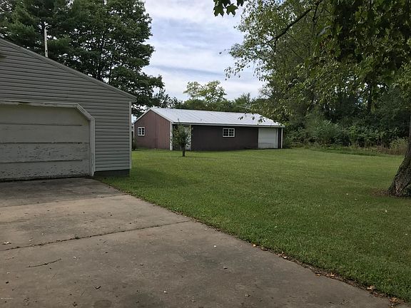 3rd image of 28641 Wilson Dr