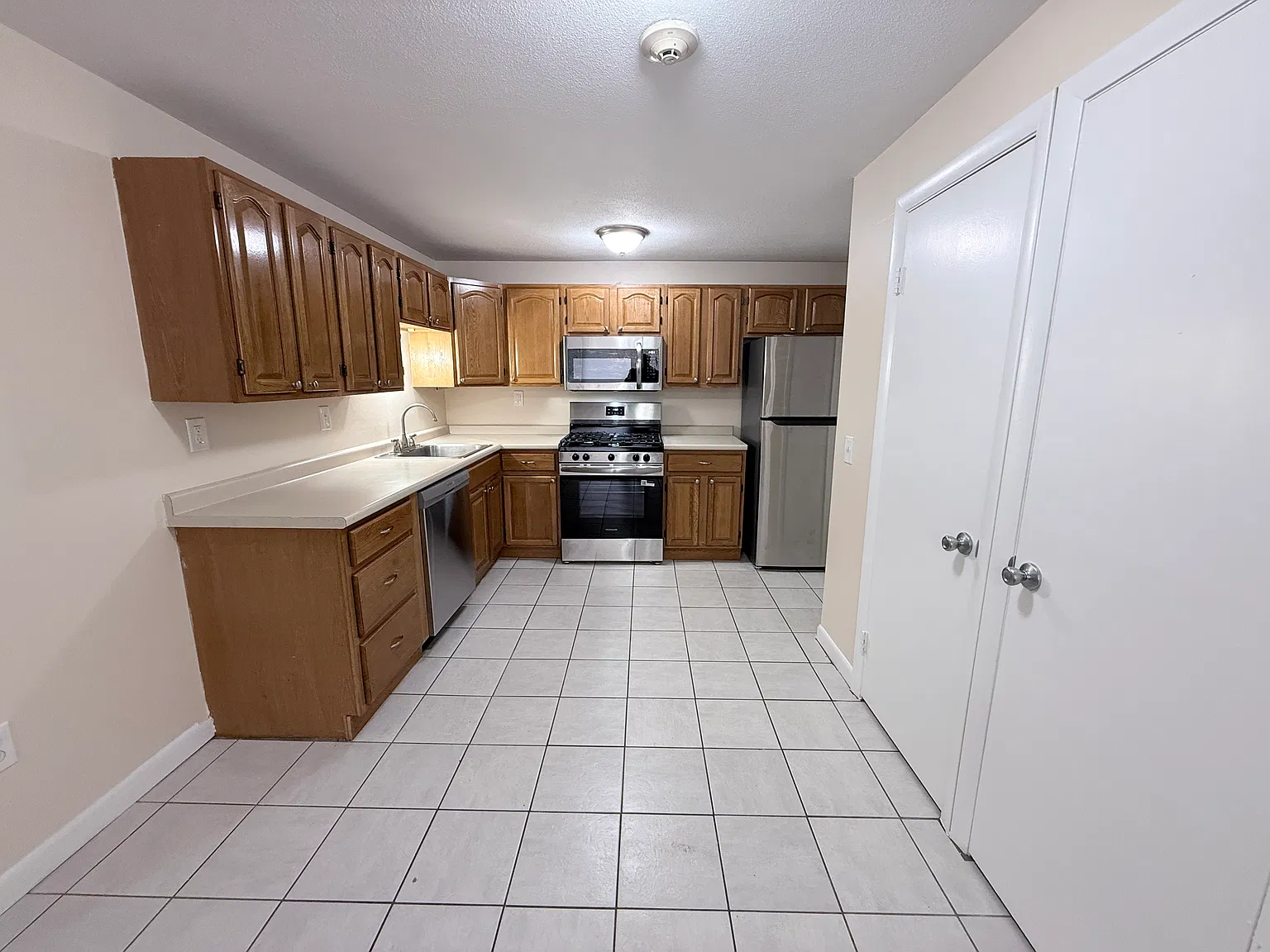 2 bed, $1,696 — Photo 1