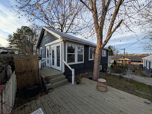 306 Davis St #A Photo 1