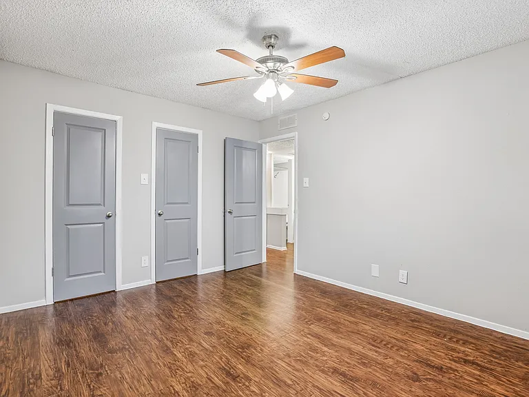 Lamar Place Apartments — Photo 74
