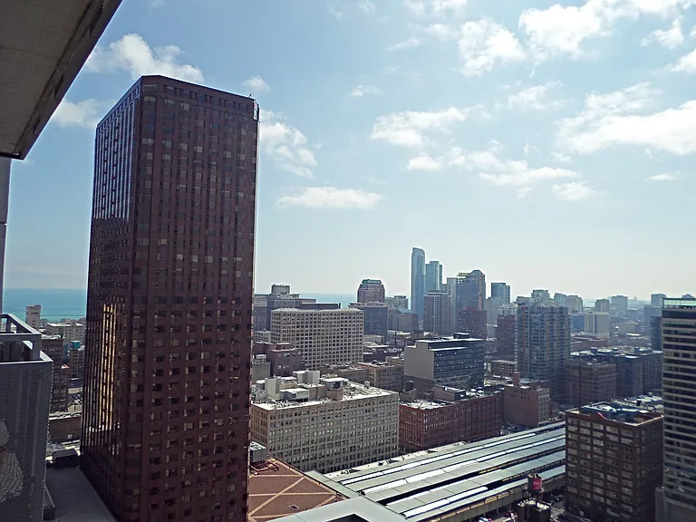 235 W Van Buren St #4007 — Photo 9