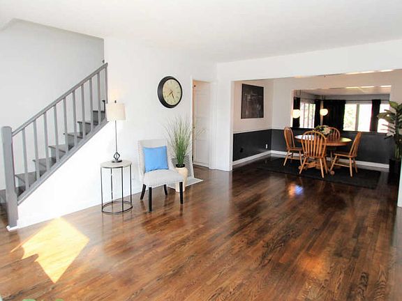 4th image of 3143 Porter Ln