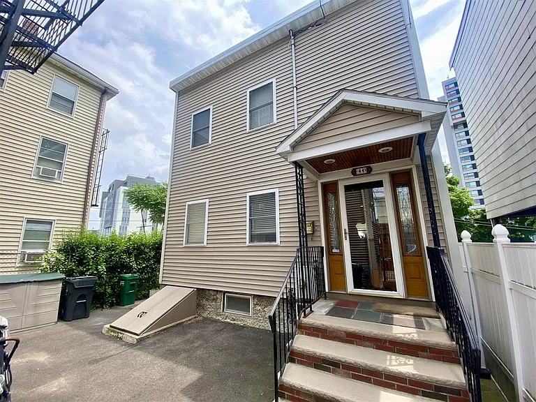 44 Warren St #44.5 — Photo 7