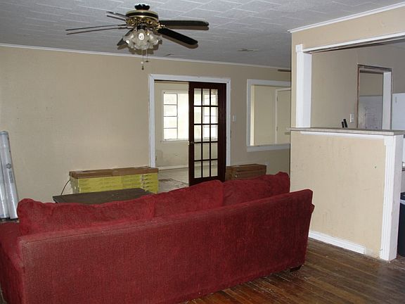 2nd image of 4539 Hollywood Dr