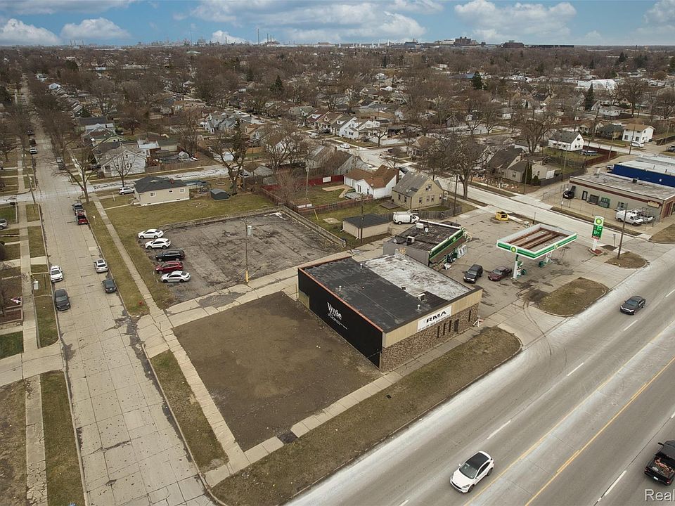 1st image of 722 Southfield Rd