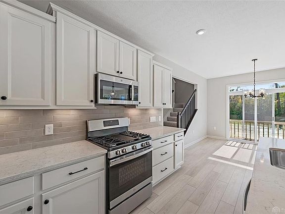 4th image of 736 Harvest Ave