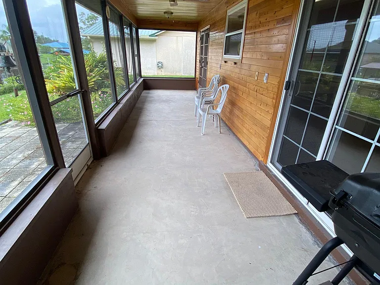 109 Cypress Dr E — Photo 13