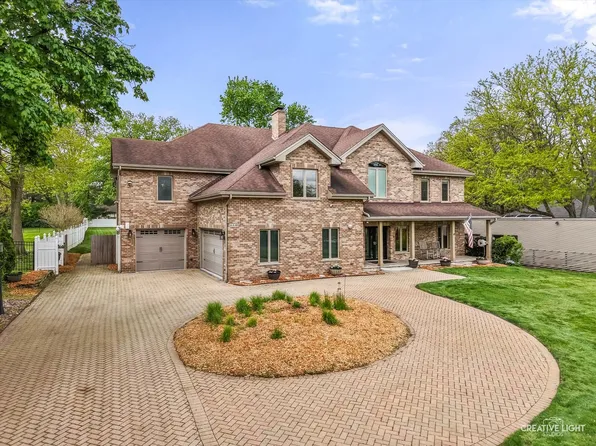 10S060 Clarendon Hills Rd, Willowbrook, IL 60527