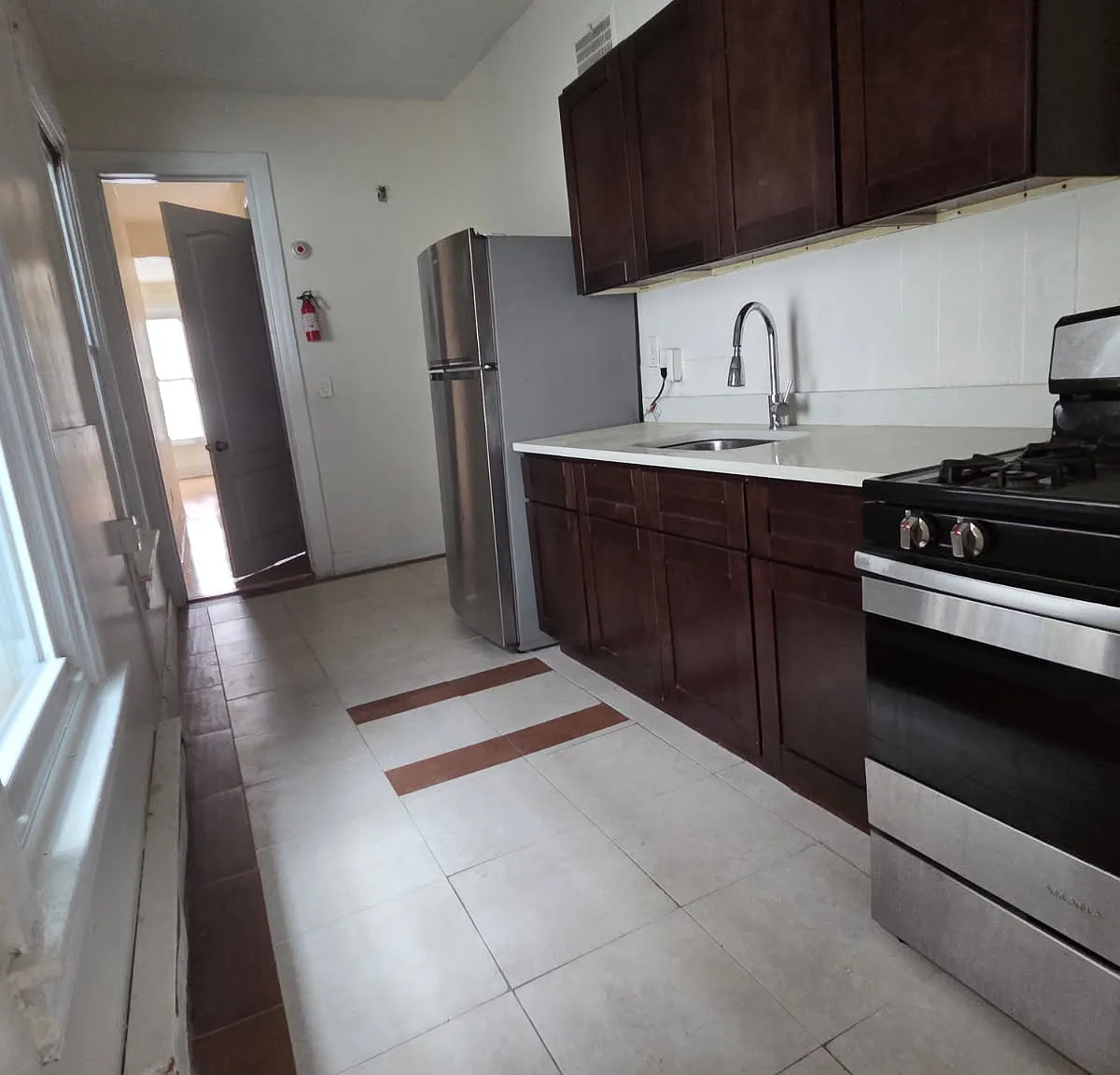 1 bed, $1,300 — Photo 2