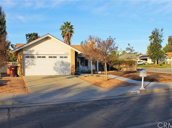 3rd image of 22652 Kinross Ln