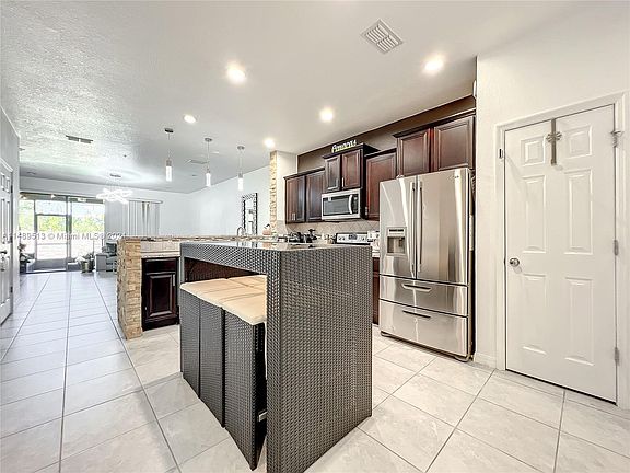3rd image of 1041 Pavia Dr #1041