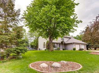 893 Ferndale St S, Maplewood, MN 55119