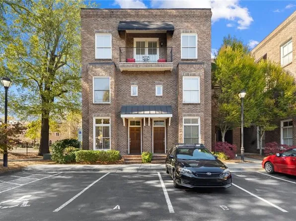 622 N Elm St APT C, Greensboro, NC 27401