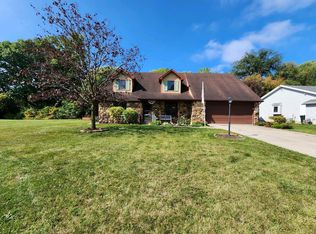 711 Pinehurst Dr, Fort Wayne, IN 46815