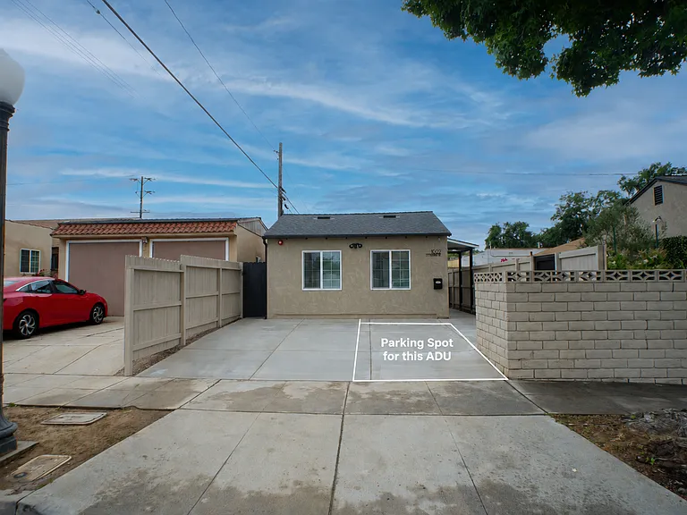1602 La Golondrina Ave — Photo 12