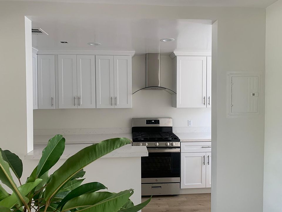 1st image of 4442 Tobias Ave