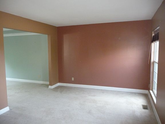 4th image of 3948 Buckhill Dr