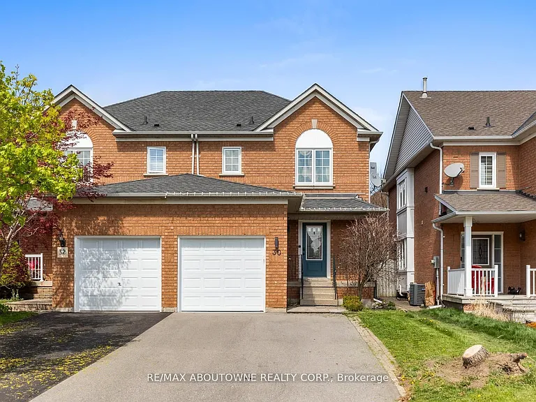 30 Harnesworth Cres — Photo 2