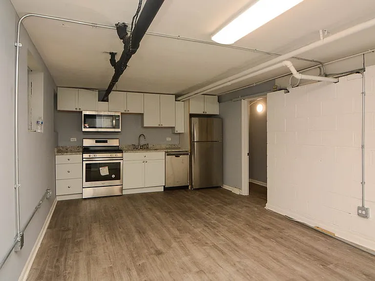 5534 N Artesian Ave #6H — Photo 8