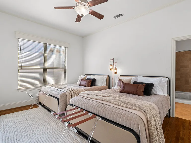4115 Buena Vista St — Photo 16