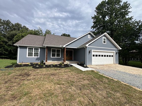2nd image of 913 Memorial Dr