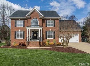 106 Erlwood Ct, Apex, NC 27502
