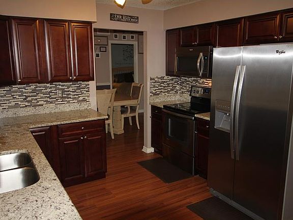 3rd image of 297 Fisher Dr