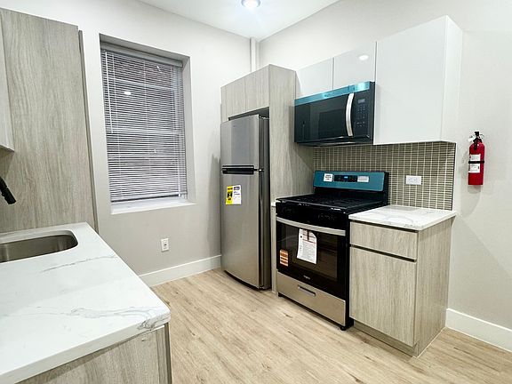 3rd image of 5008 Palisade Ave #5AAA