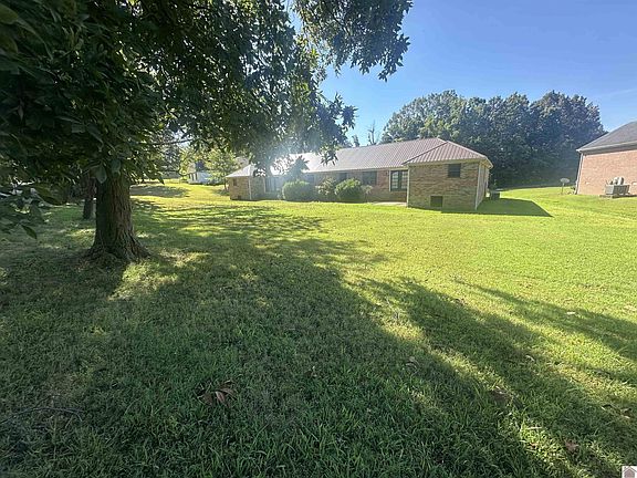 5th image of 140 & 142 Springview Dr