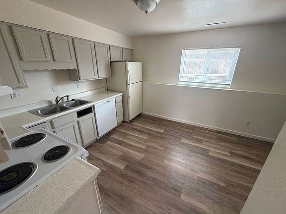 3rd image of 4457 E Pikes Peak Ave #4457