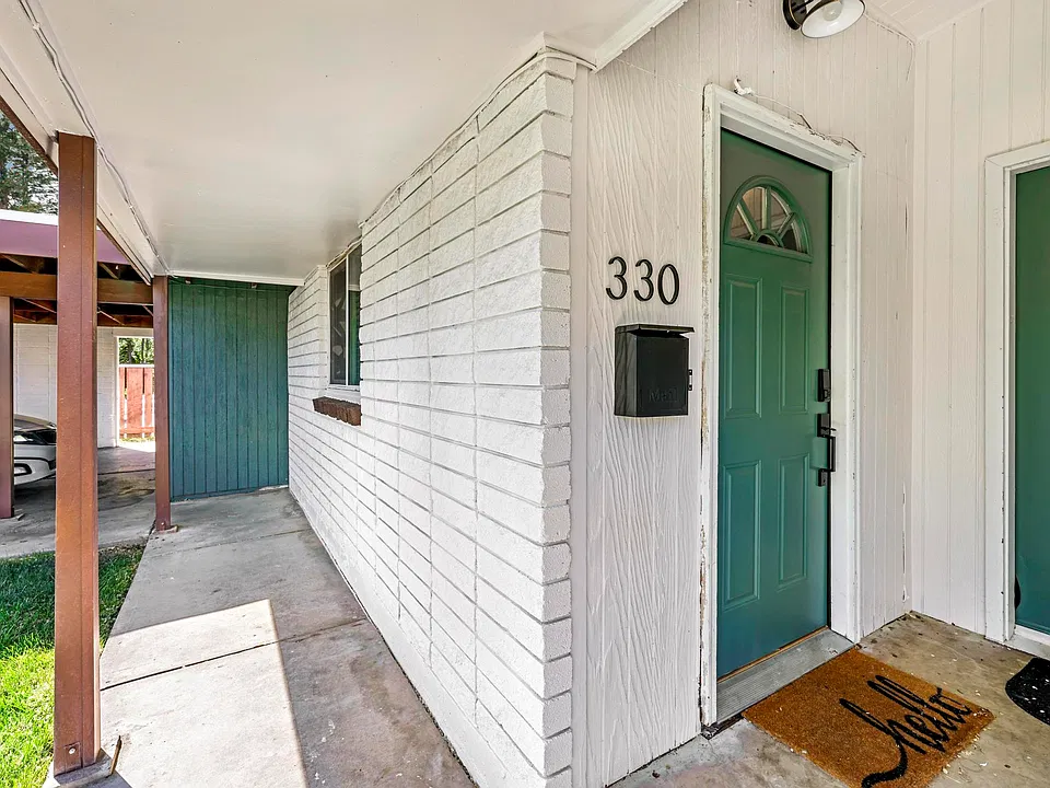 330 Heyburn Ave W