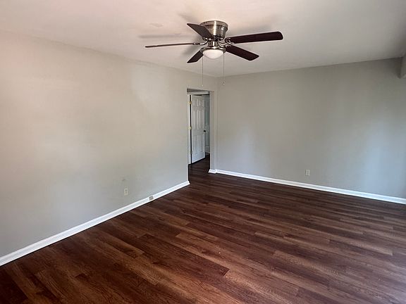 2nd image of 1705 Clover Ln
