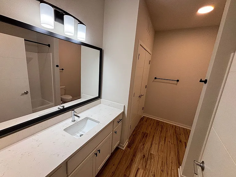 The Outlook Apartments — Photo 58