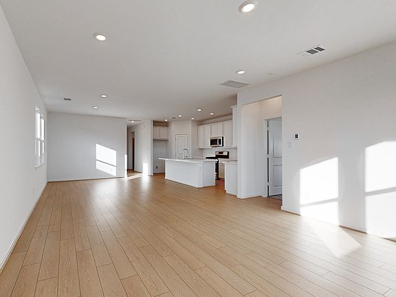 3rd image of 21615 Shadowbrook Birch Dr